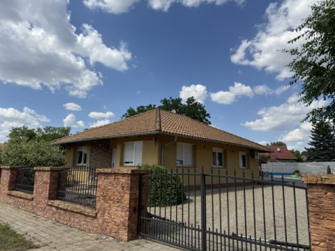 Eladó Ház 2730 Albertirsa 