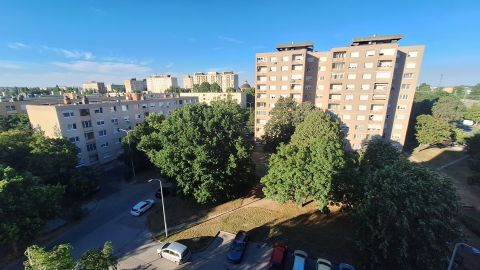 Eladó Lakás 8000 Székesfehérvár , Toronysoron