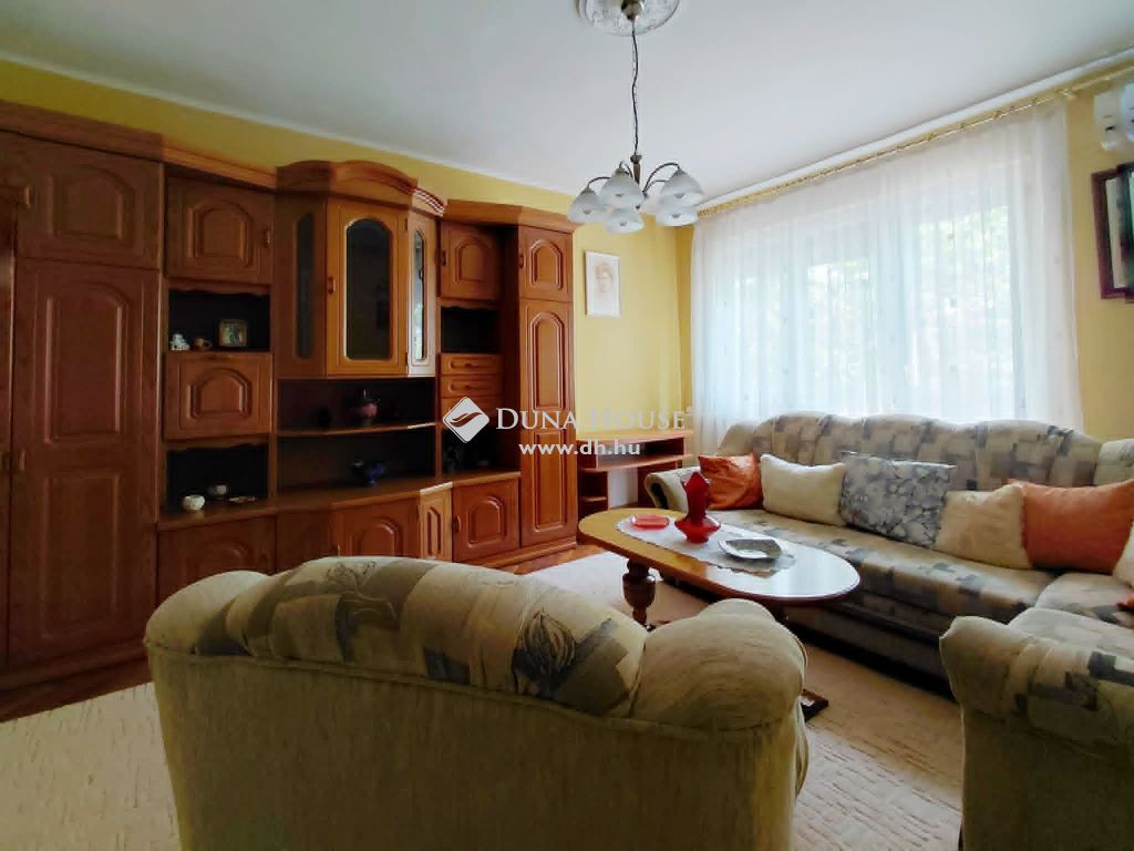 7100 Szekszárd , I. emeleti lakás — 1/11