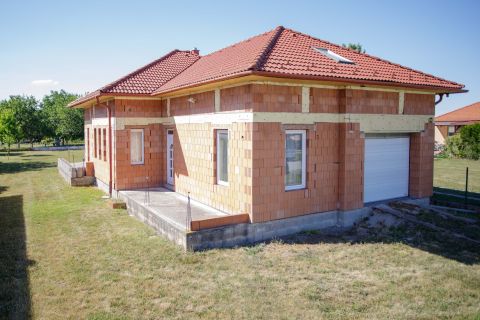 Eladó Ház 9155 Lébény , Gyöngyvirág utca közelében