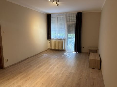 Eladó Lakás 2800 Tatabánya 