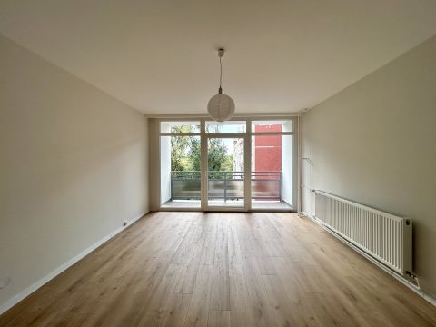 Eladó Lakás 5600 Békéscsaba Lencsési ltp.-n, a lovas szobornál, 58 nm-es, 2 szobás lakás
