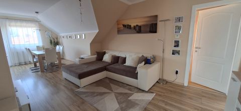 Eladó Lakás 9700 Szombathely Szombathely mellett , nappali + 3 szobás fiatalos szép lakás