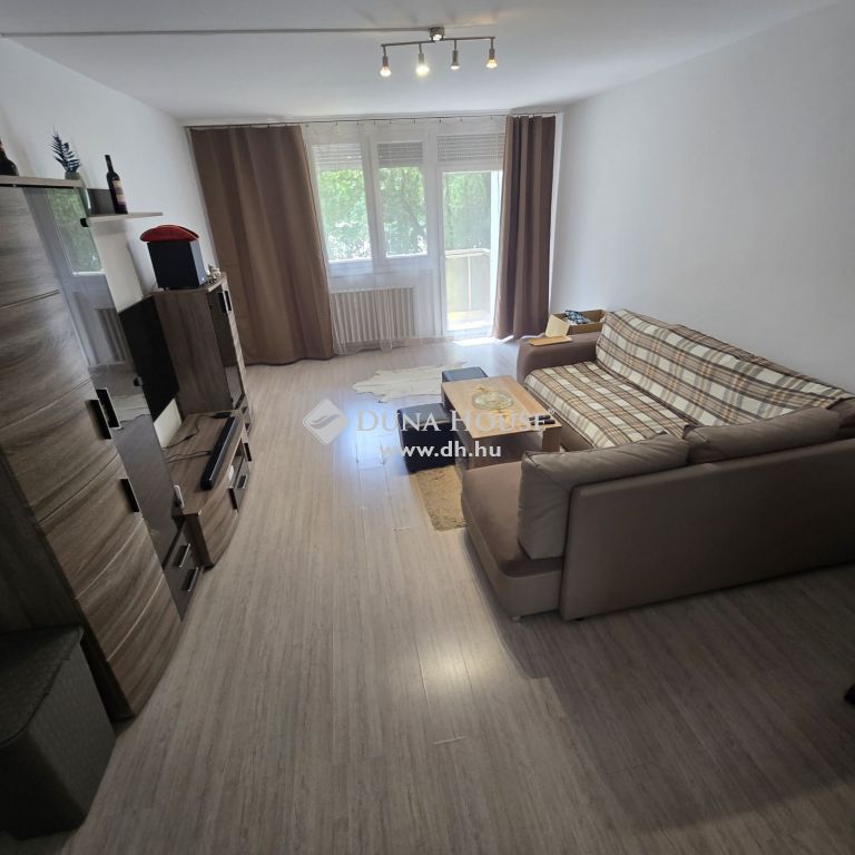 6000 Kecskemét , ELSŐ EMELET ERKÉLYES NAGY LAKÁS ELADÓ! — 1/9