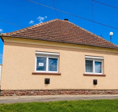 Eladó Ház 9473 Egyházasfalu , Fő utcán