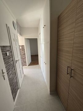 Eladó Lakás 8000 Székesfehérvár , Központ közelében