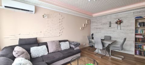 Eladó Lakás 8000 Székesfehérvár 