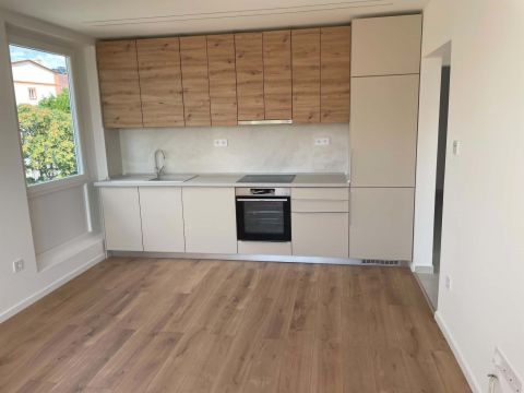 Eladó Lakás 7624 Pécs , Egyetemváros