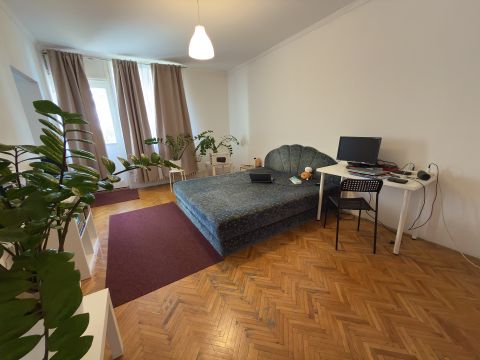Eladó Lakás 6000 Kecskemét 2 szobás erkélyes lakás a belváros szélén