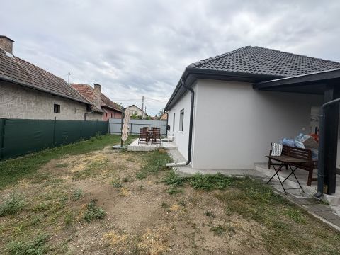 Eladó Ház 2220 Vecsés Halmi telep