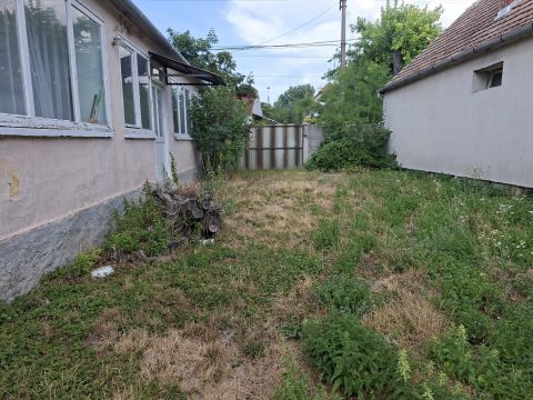 Eladó Ház 8000 Székesfehérvár 