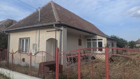 Eladó Ház 2194 Tura 