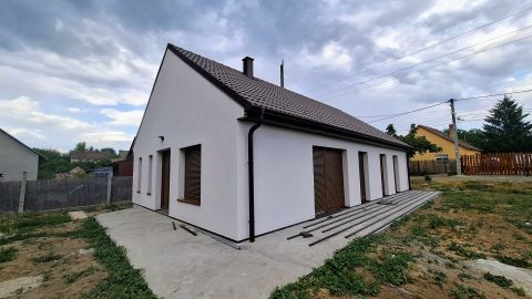 Eladó Ház 2111 Szada Panorámás új építésű családi ház Szada Rózsadombján!