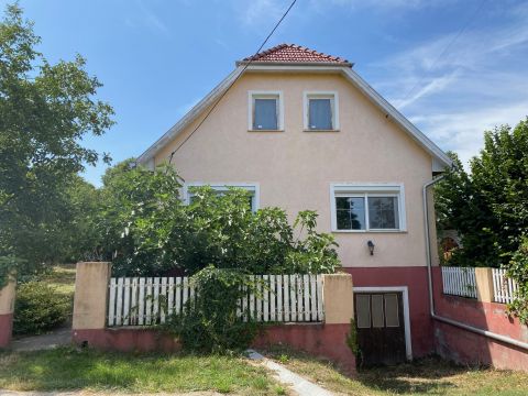 Eladó Ház 8085 Vértesboglár 