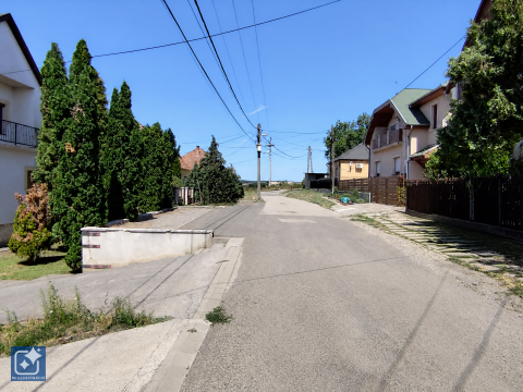 Eladó Ház 2173 Kartal Mikszáth utca 1