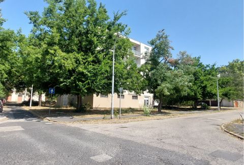 Eladó Üzlethelyiség 2800 Tatabánya 