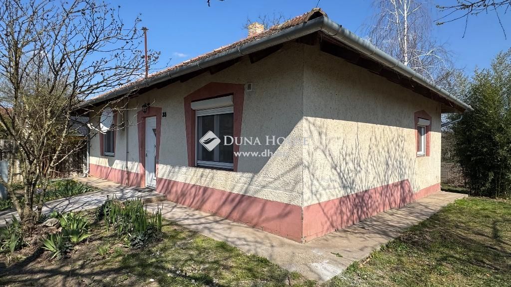2431 Perkáta , 2431 Perkáta, Központ — 1/18