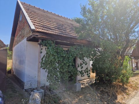 Eladó Ház 2200 Monor Monoron a Téglagyári dűlőkben eladó PINCÉK