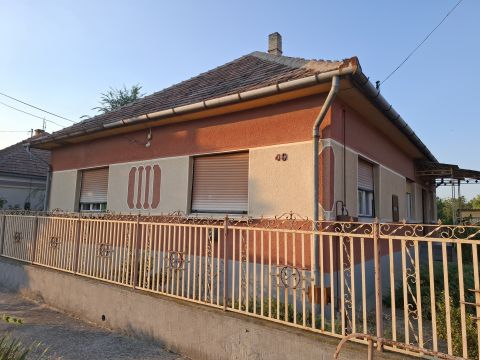 Eladó Ház 2711 Tápiószentmárton 