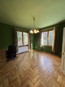 Eladó Lakás 4028 Debrecen A Nagyerdő kedvelt utcájában földszinti 3 szobás lakás.