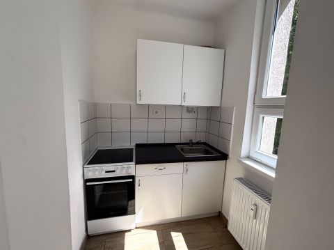 Kiadó Lakás 6000 Kecskemét Belvárosi felújított garzon lakás.