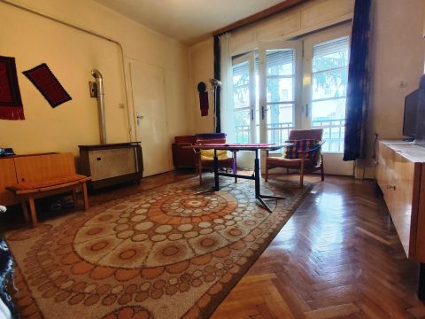 Eladó Lakás 8000 Székesfehérvár , a Széna tér közelében