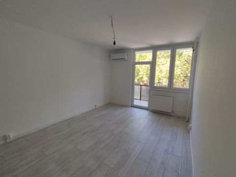 Eladó Lakás 2800 Tatabánya 