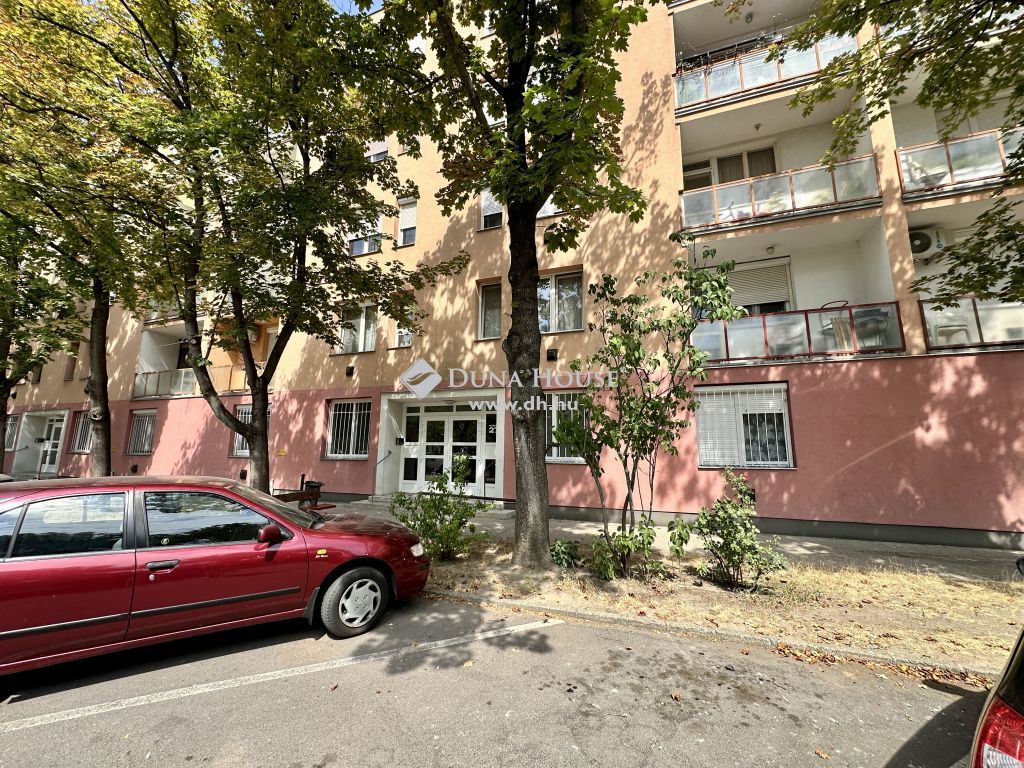 6000 Kecskemét , Széchenyivárosban, Nyíri úton 26 m2-es, klímás garzon! — 1/18