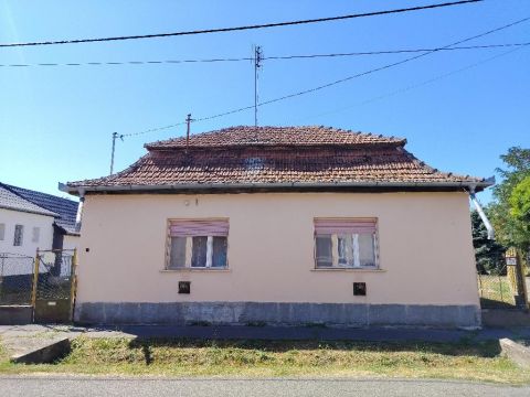 Eladó Ház 5000 Szolnok , 5000 Szolnok, csendes