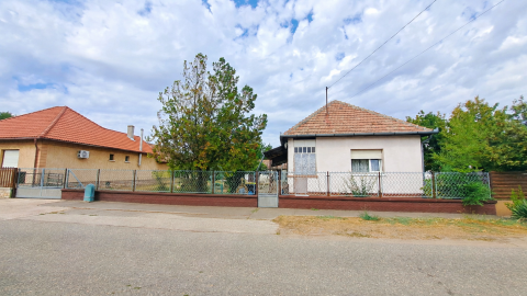 Eladó Ház 2251 Tápiószecső 