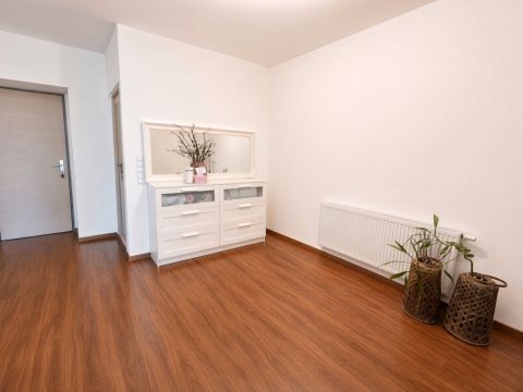 Eladó Lakás 1082 Budapest 8. kerület Corvin sétányon emeleti stúdió lakás
