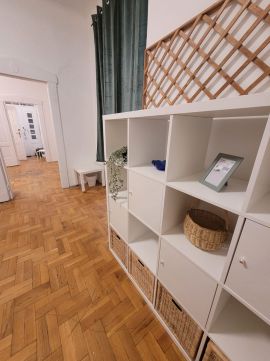 Eladó Lakás 1052 Budapest 5. kerület , Váci utcában két lakássá alakítható