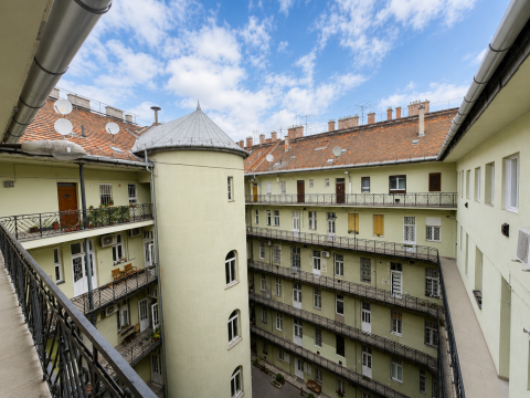 Eladó Lakás 1027 Budapest 2. kerület , Mechwartt liget közelében, 110 nm-es 4 szobás,erkélyes lakás
