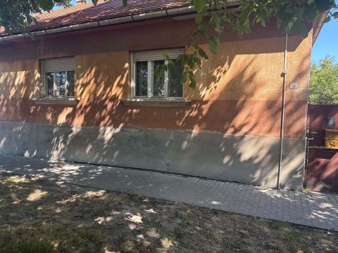 Eladó Ház 2523 Sárisáp 
