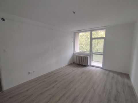 Eladó Lakás 2800 Tatabánya 