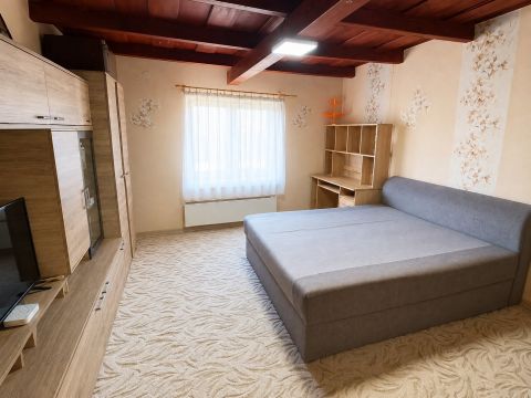 Eladó Lakás 6400 Kiskunhalas Kiskunhalas belvárosában családi ház eladó ! 