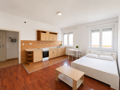 Eladó Lakás 9400 Sopron , Állomás közeli