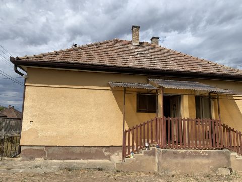 Eladó Ház 2117 Isaszeg 