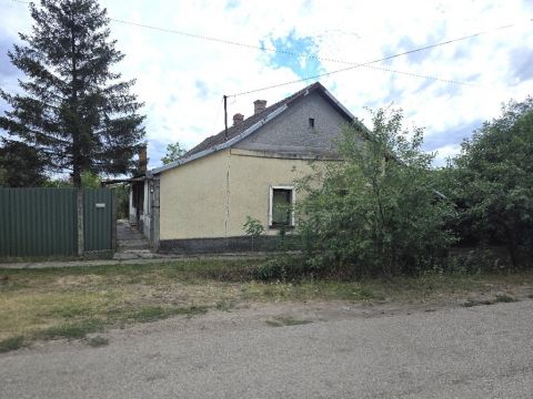 Eladó Ház 5451 Öcsöd , 5451 Öcsöd, Központi