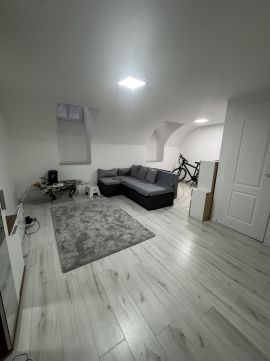 Eladó Lakás 1102 Budapest 10. kerület , 1102 Füzér utca 
