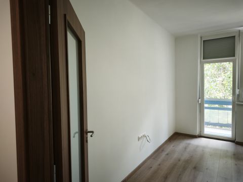 Eladó Lakás 9700 Szombathely Pázmány 