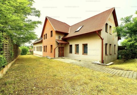 Eladó Ház 2091 Etyek , Alakítható, többfunkciós családi ház 