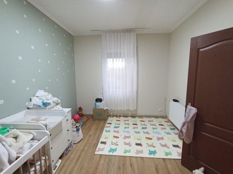Eladó Ház 2534 Tát , III. Béla Általános Iskola közelében