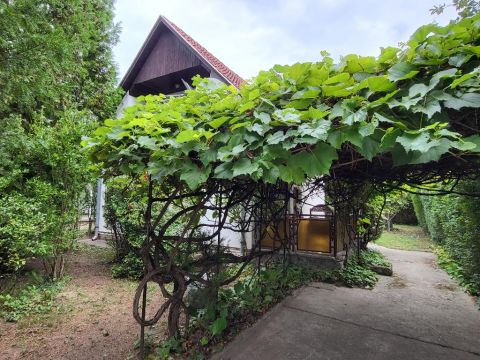 Eladó Ház 8623 Balatonföldvár , 8623 Balatonföldvár, Halastó közeli