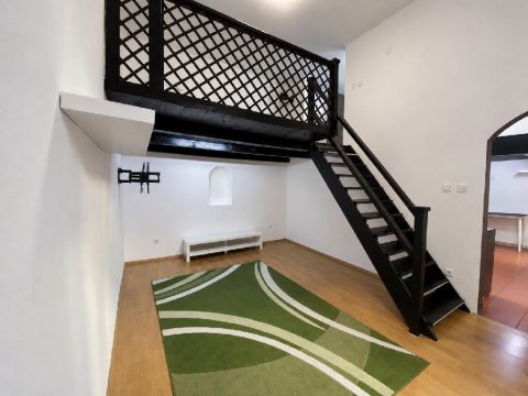 Eladó Lakás 1085 Budapest 8. kerület , 1085 Budapest 8, Rákóczi tér