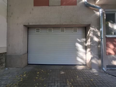 Kiadó Parkoló 6000 Kecskemét 