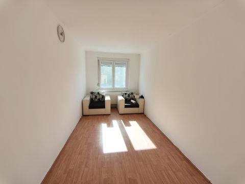 Eladó Lakás 2800 Tatabánya 