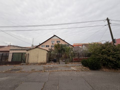 Eladó Ház 1201 Budapest 20. kerület , Pesterzsébeten akár három generációnak