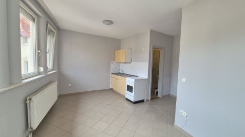 Eladó Iroda 6000 Kecskemét , 212nm-es ingatlan, 4 lakás vagy iroda részre bontva!