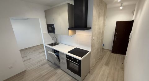 Eladó Lakás 1148 Budapest 14. kerület , Zugló kertvárosias részén, teljes körűen felújított lakás